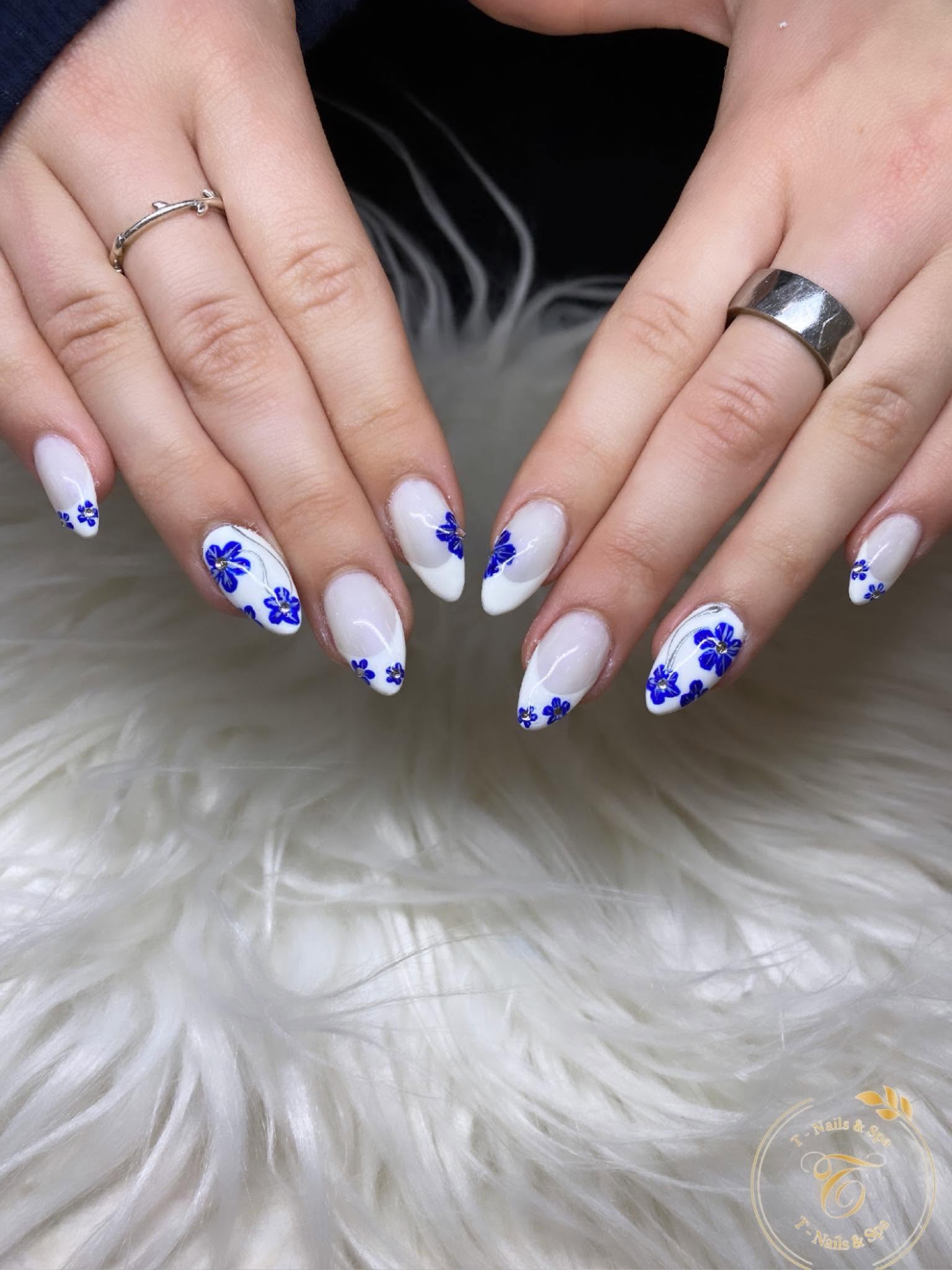 T Nails and Spa